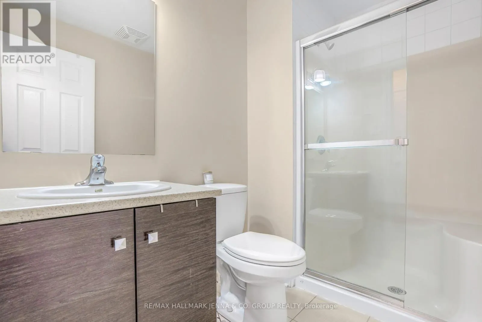 201 - 140 GUELPH PRIVATE