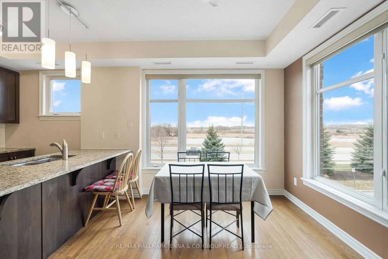 201 - 140 GUELPH PRIVATE