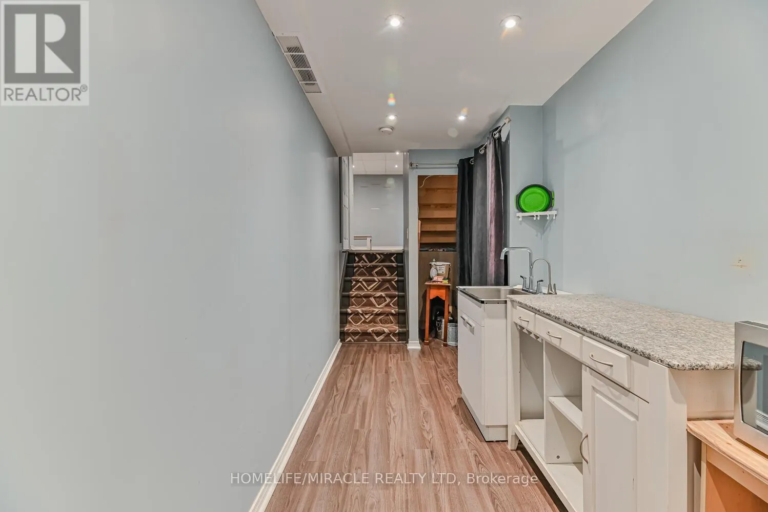E-31 - 110 ACTIVA AVENUE