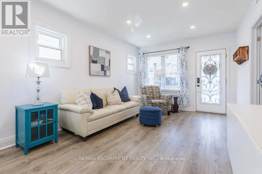 132 LONDON STREET N