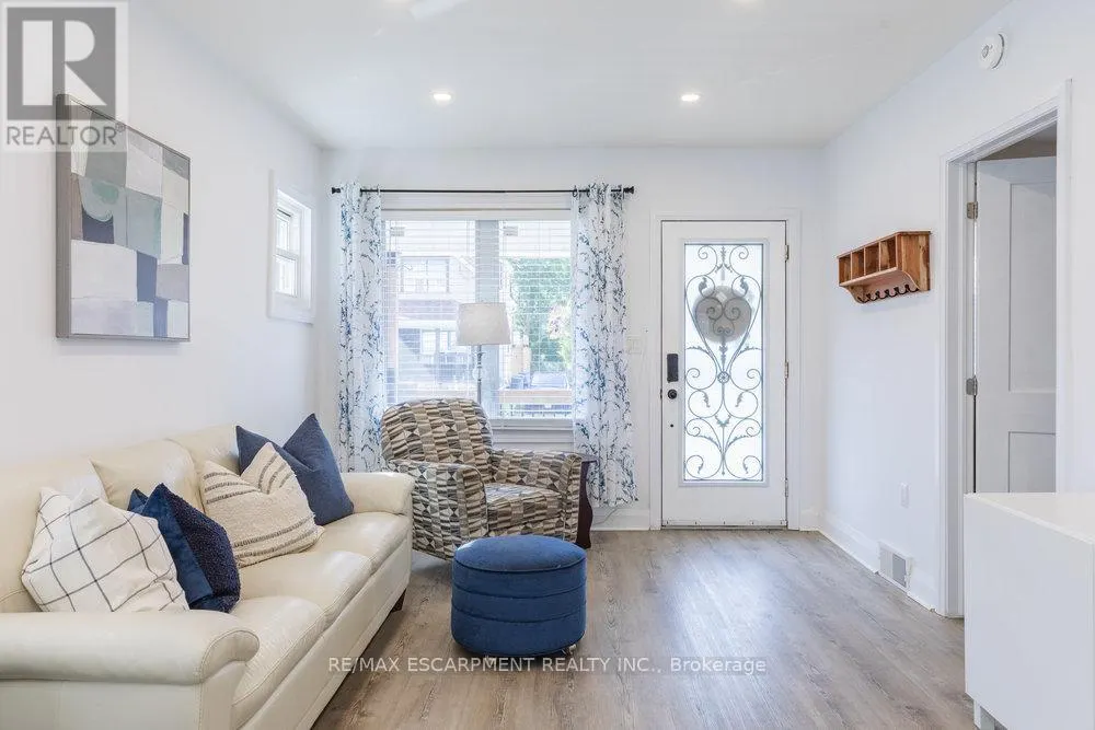 132 LONDON STREET N