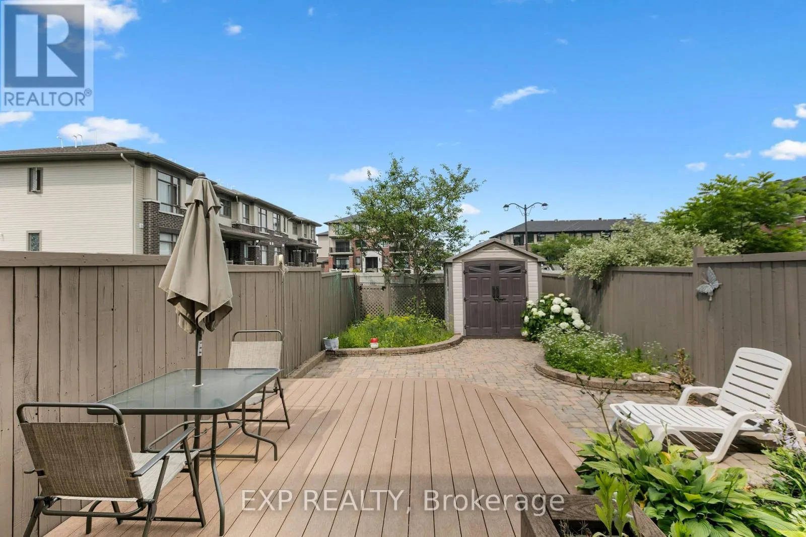 196 DAVENTRY CRESCENT