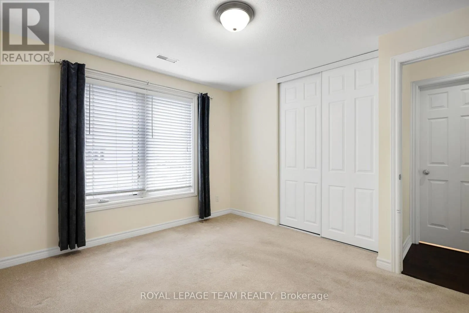 4 - 385 PASEO PRIVATE