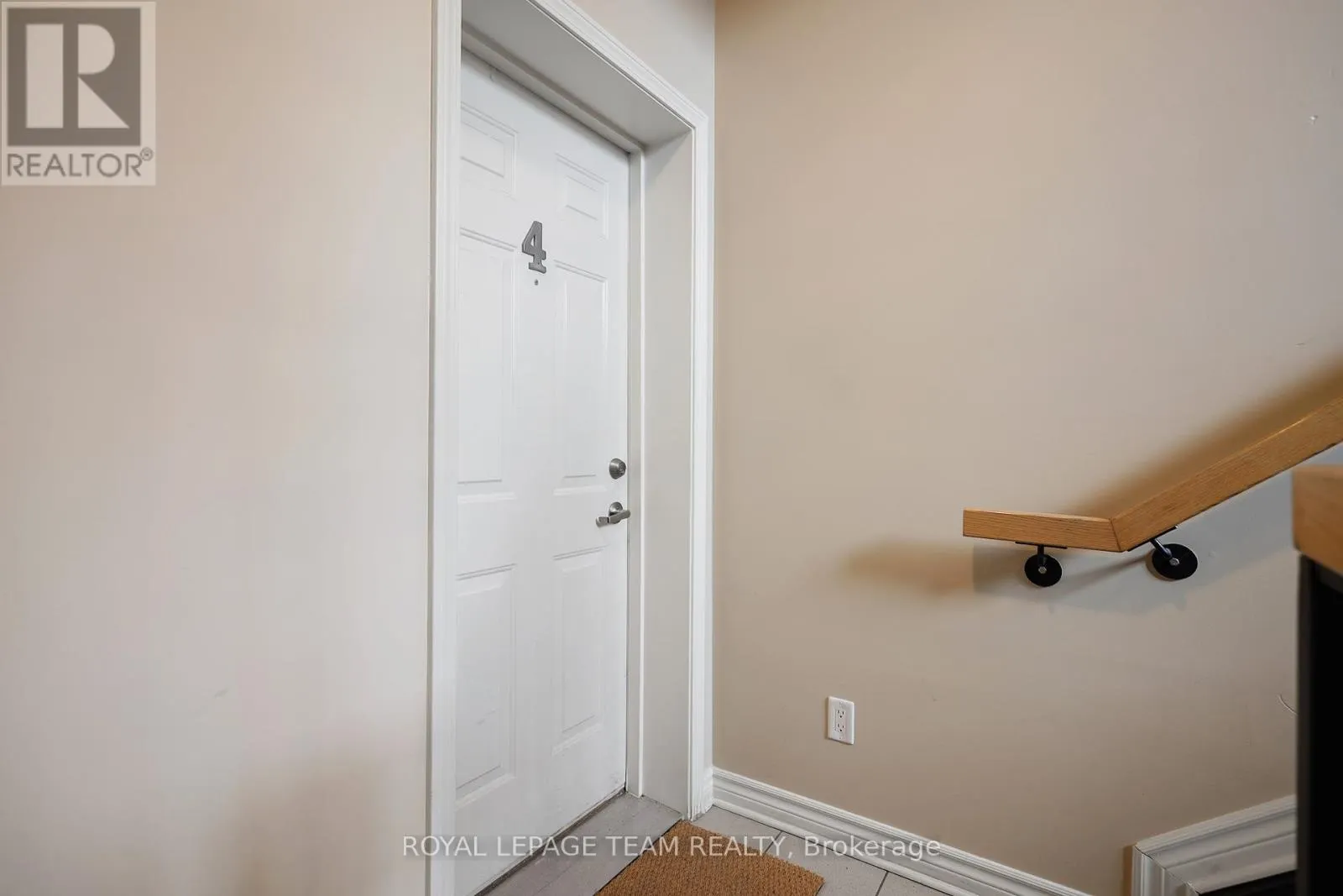 4 - 385 PASEO PRIVATE