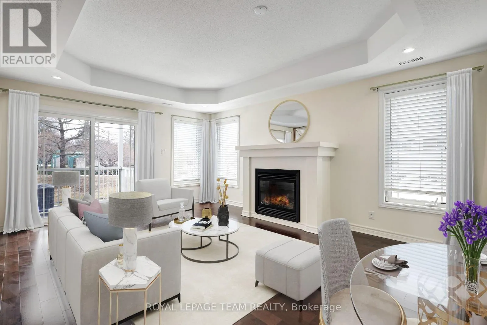 4 - 385 PASEO PRIVATE