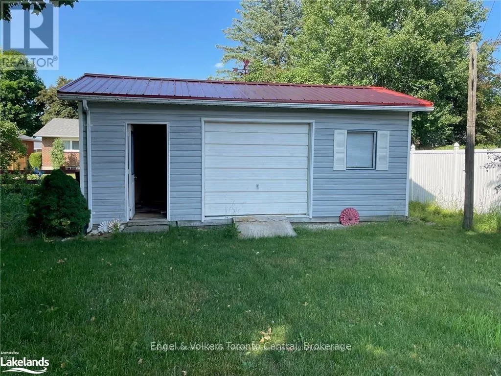 27 HERBERT AVENUE