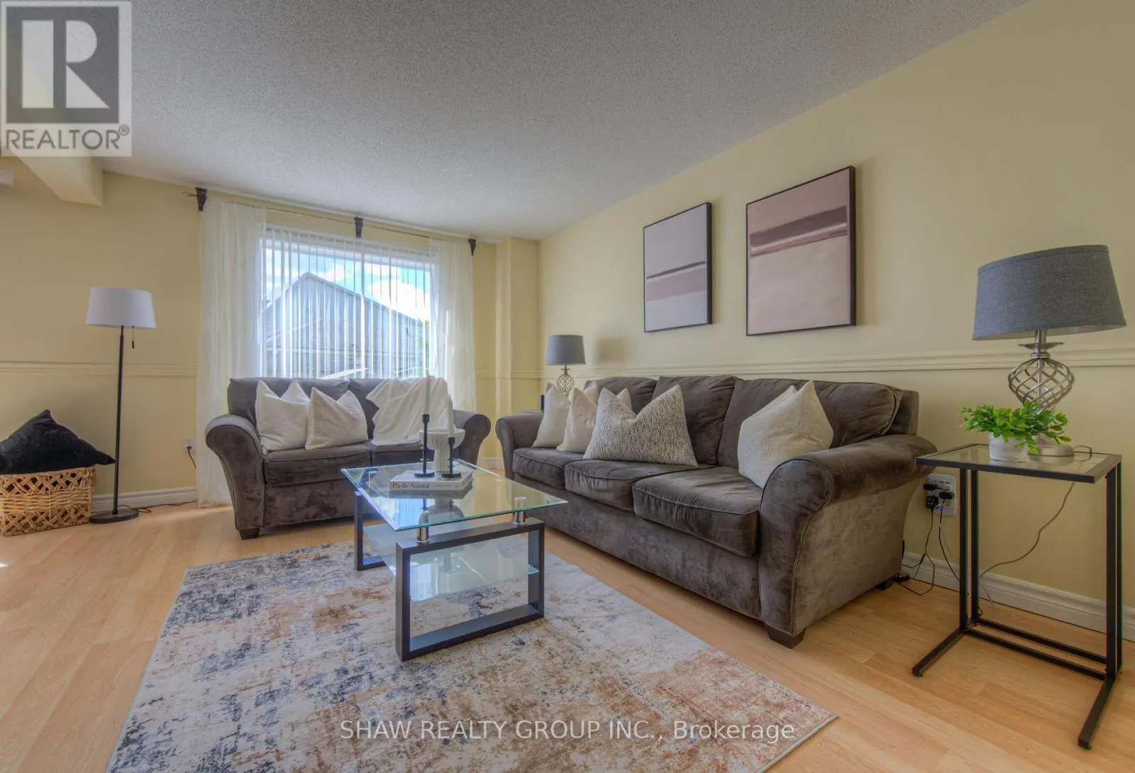 985 ELGIN STREET N