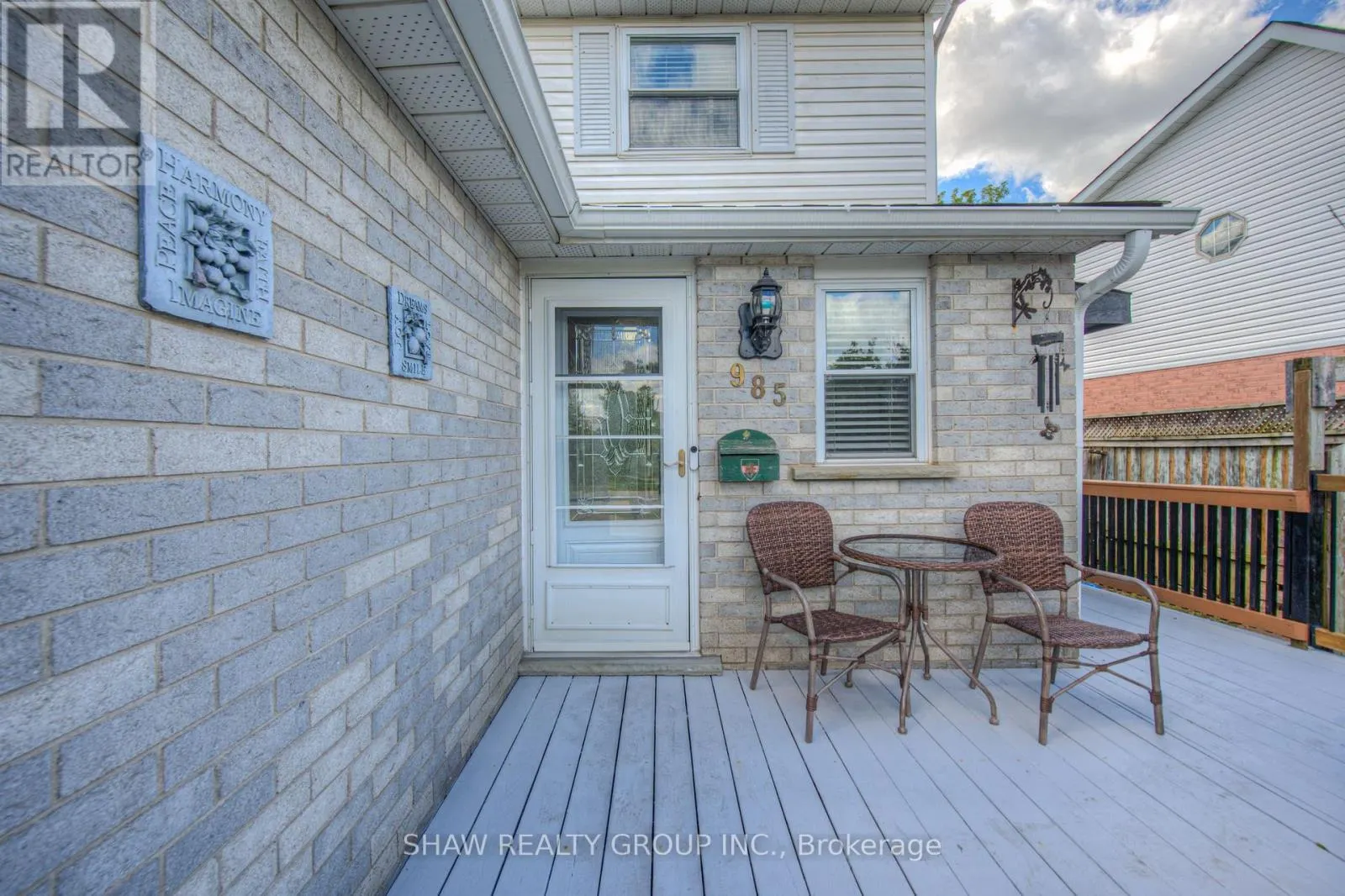 985 ELGIN STREET N