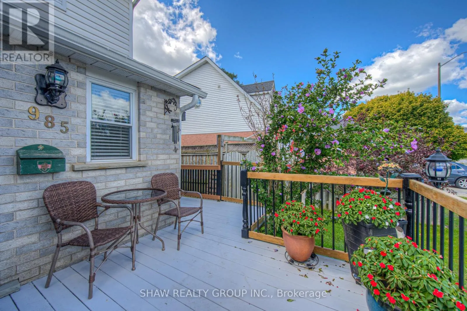 985 ELGIN STREET N