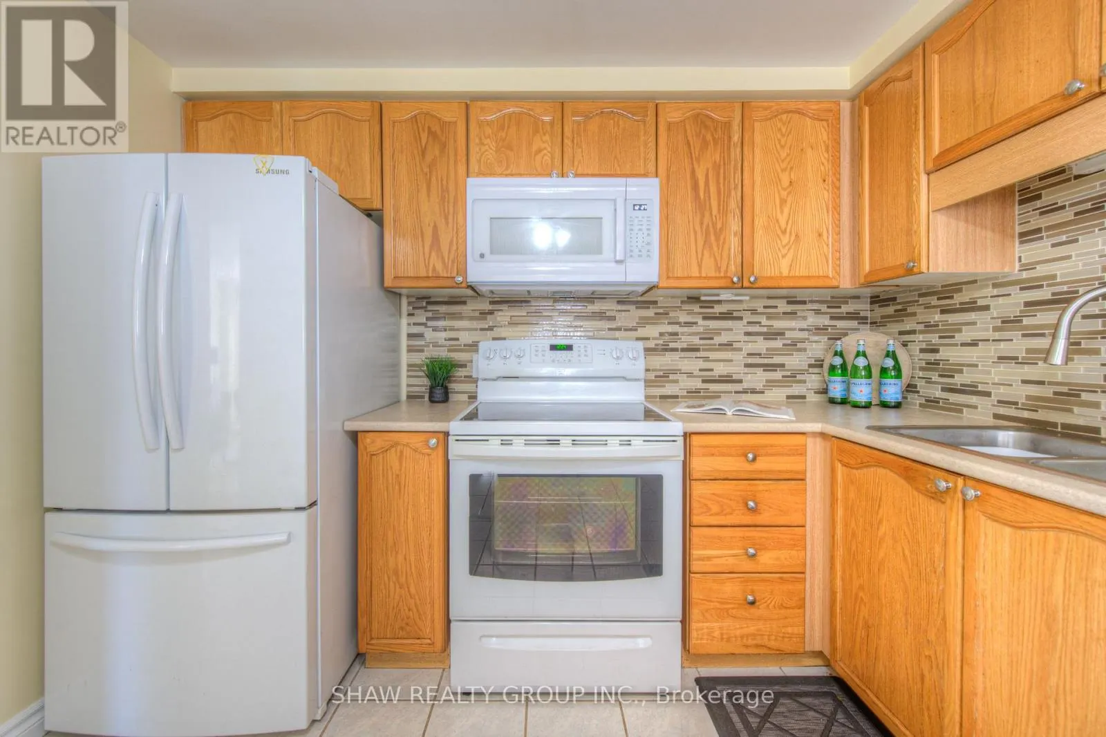 985 ELGIN STREET N