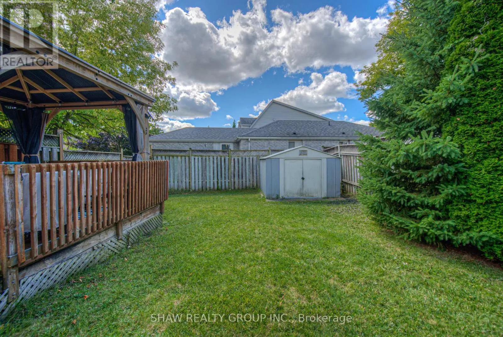 985 ELGIN STREET N