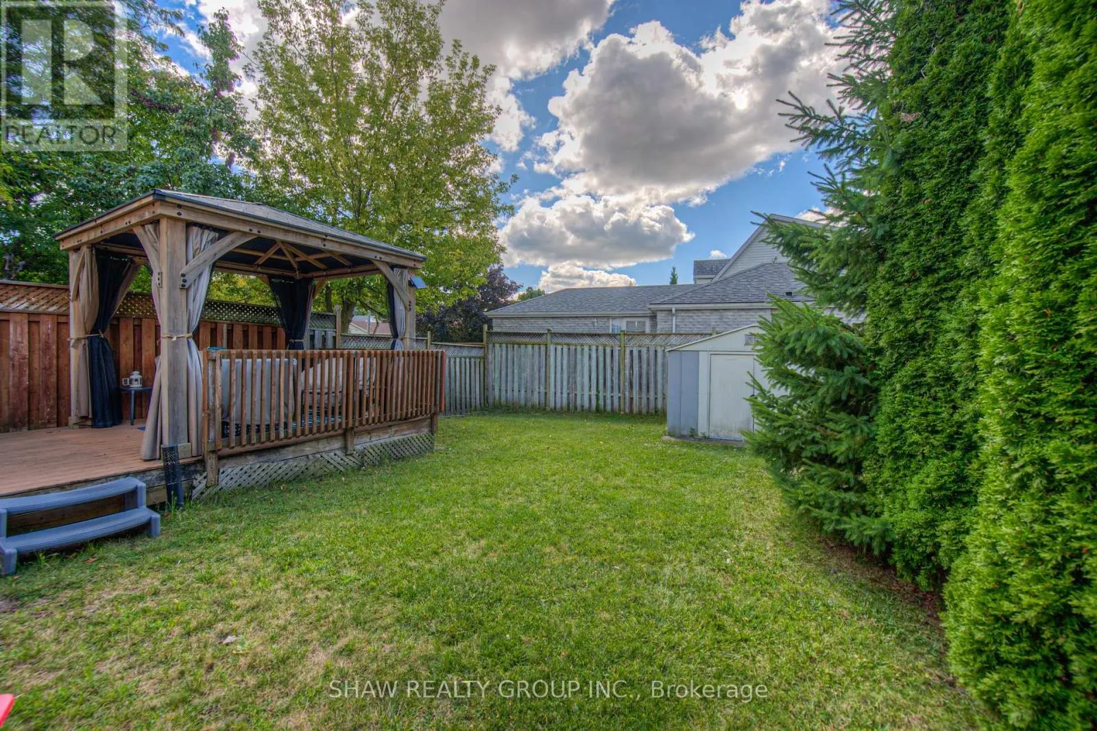 985 ELGIN STREET N