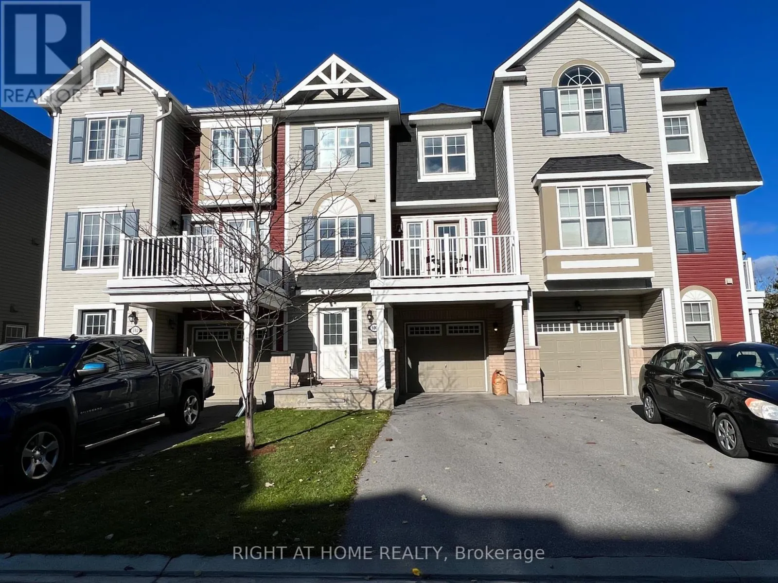 590 FOXLIGHT CIRCLE
