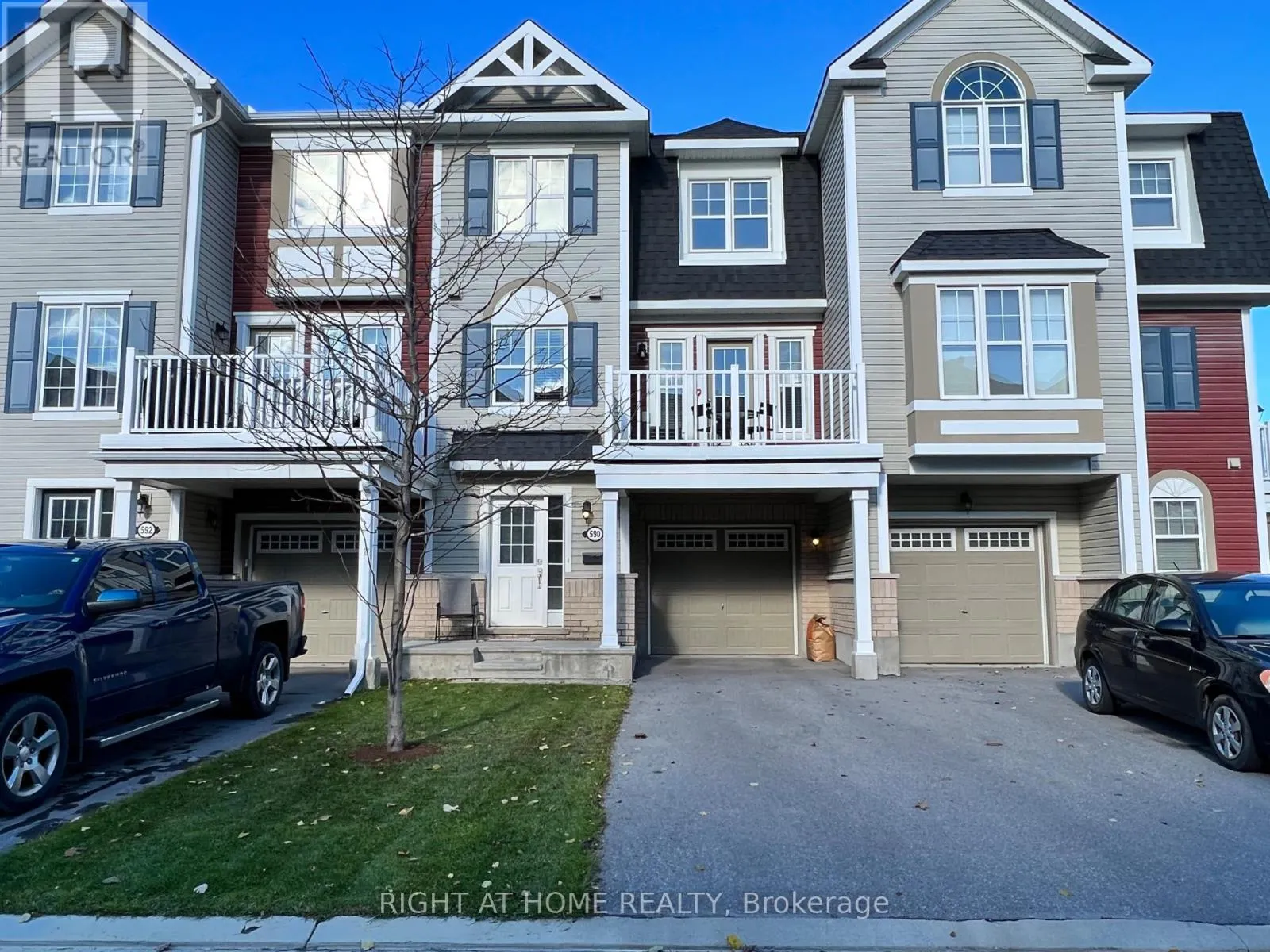 590 FOXLIGHT CIRCLE