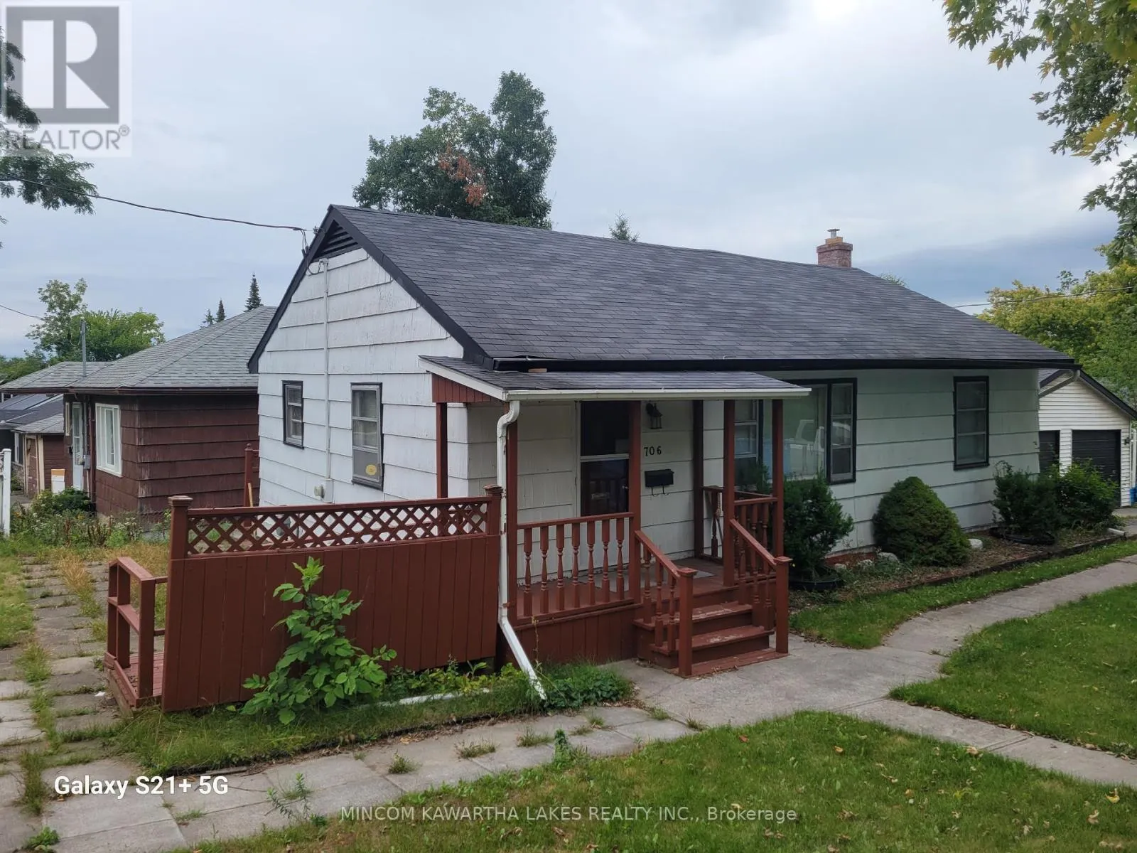 706 FAIRBAIRN STREET