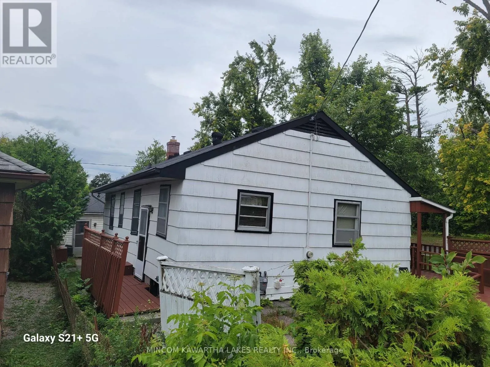 706 FAIRBAIRN STREET