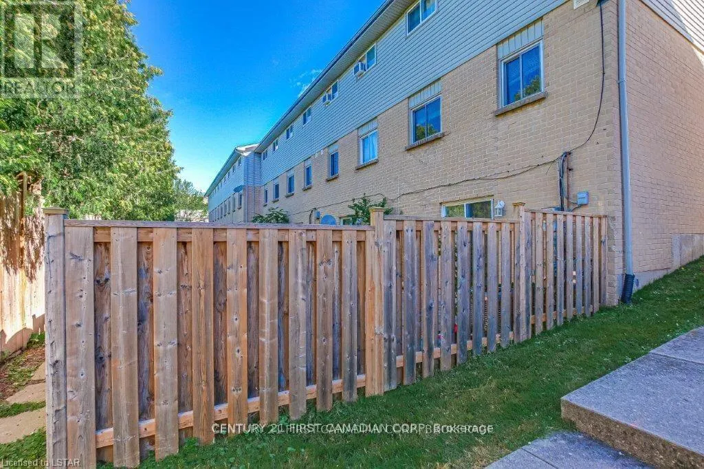 28 - 577 THIRD STREET, #28