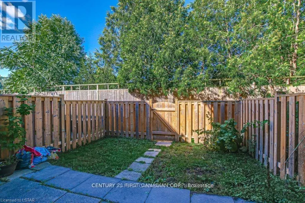 28 - 577 THIRD STREET, #28