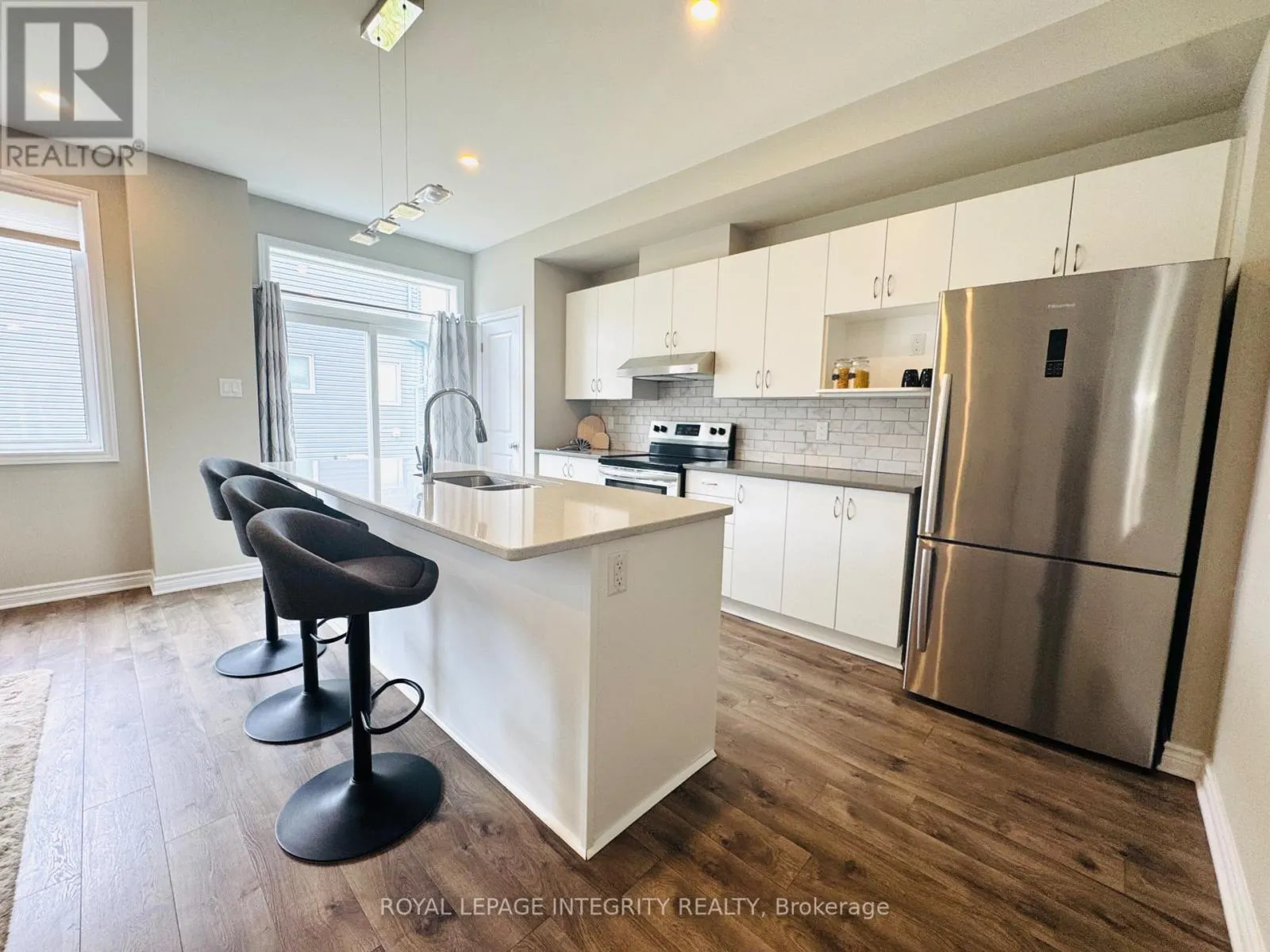 158 BANDELIER WAY