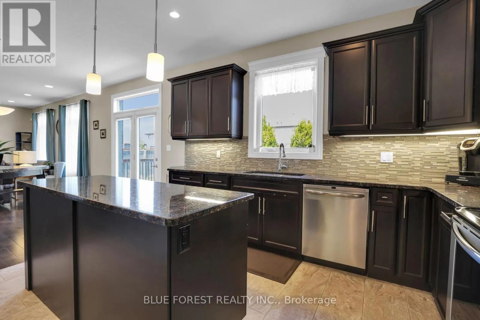 972 GLENEAGLE TRAIL