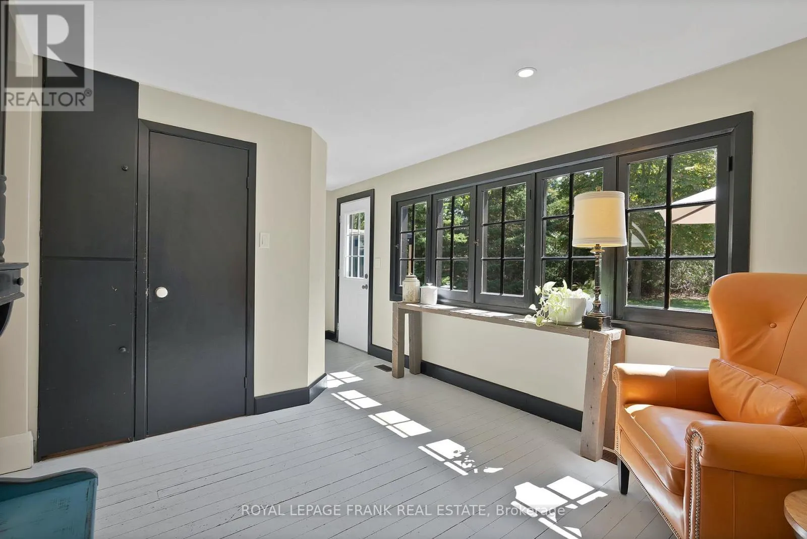 5 GLENELG STREET E