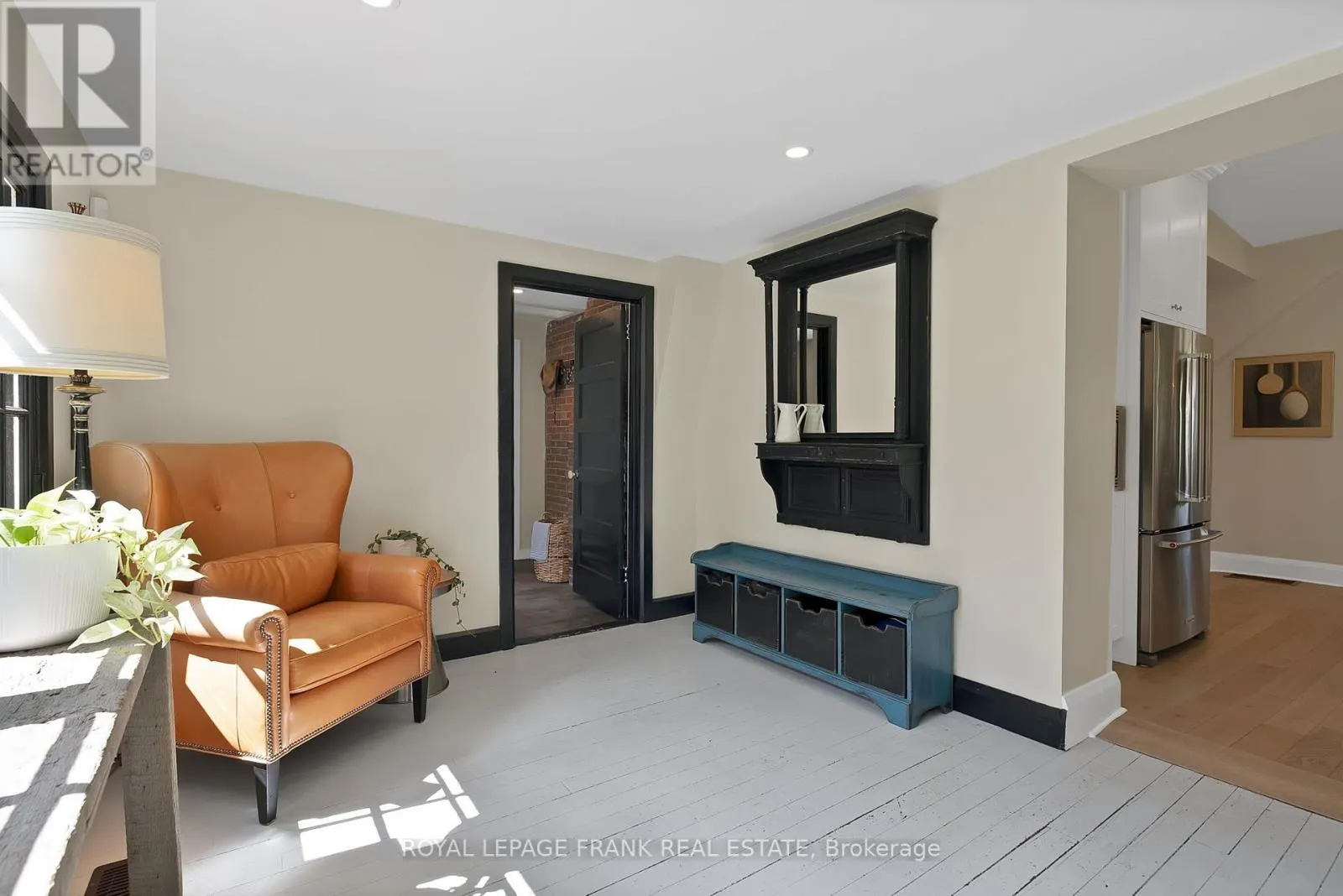 5 GLENELG STREET E