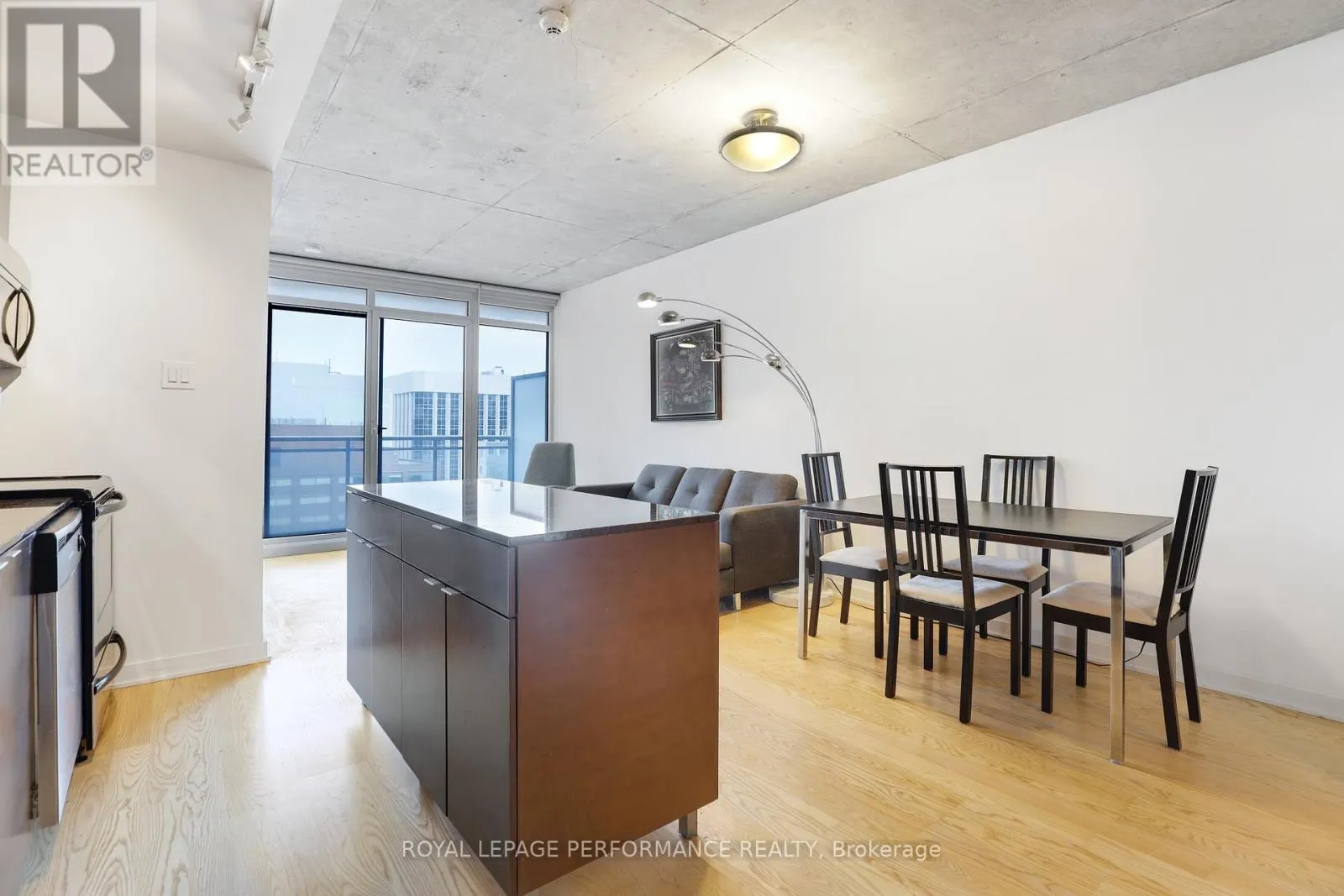 1403 - 324 LAURIER AVENUE W