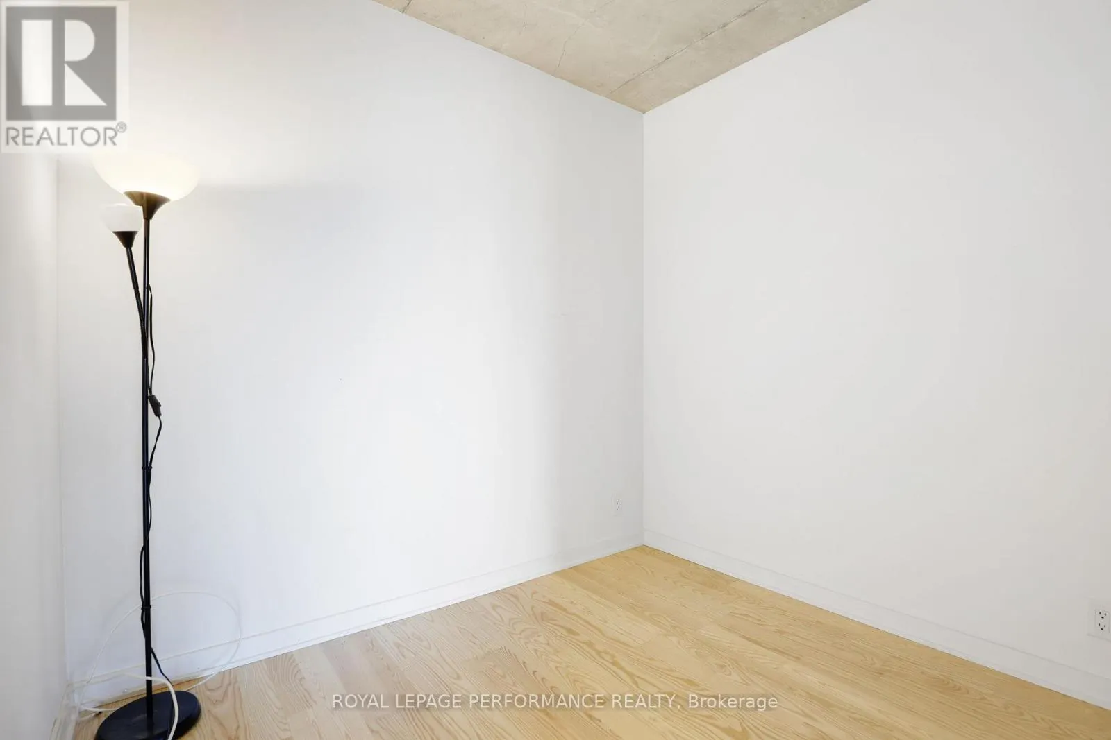 1403 - 324 LAURIER AVENUE W