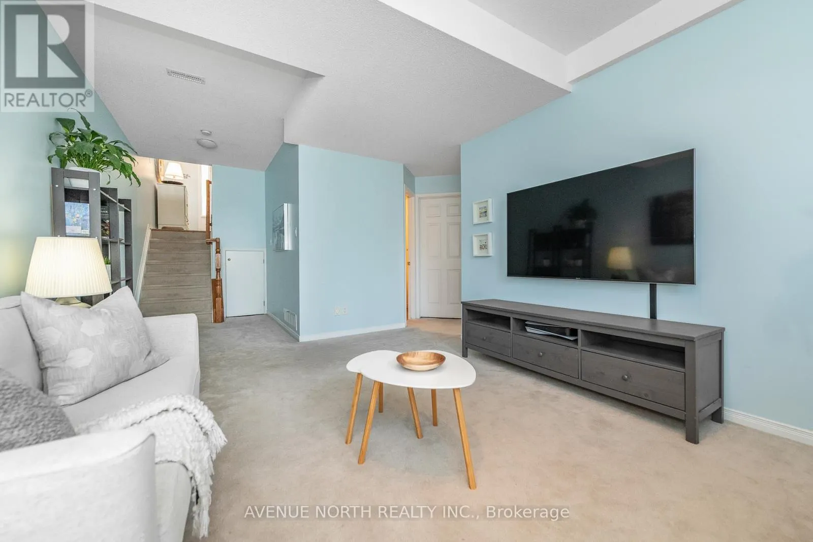 225 GLADEVIEW PRIVATE