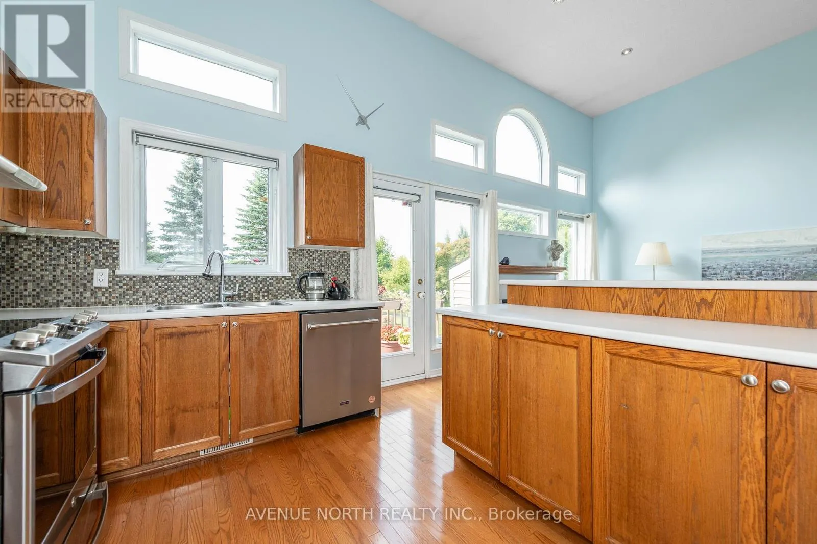 225 GLADEVIEW PRIVATE