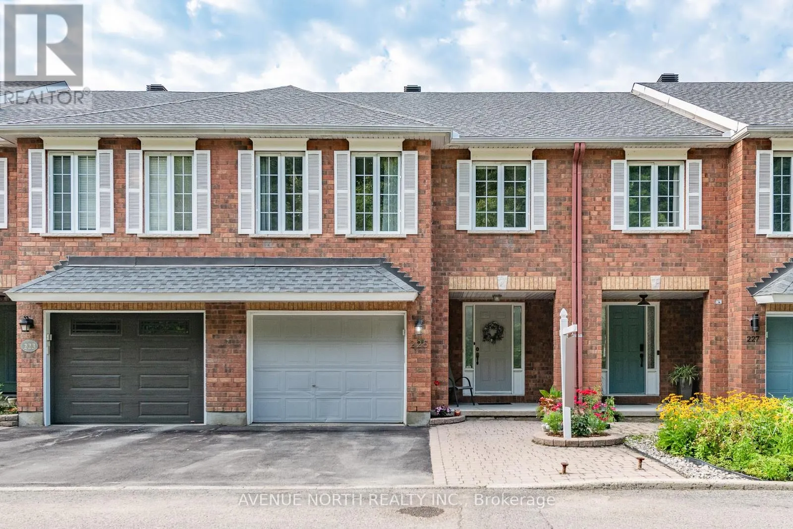 225 GLADEVIEW PRIVATE