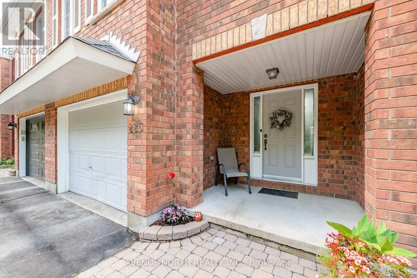 225 GLADEVIEW PRIVATE