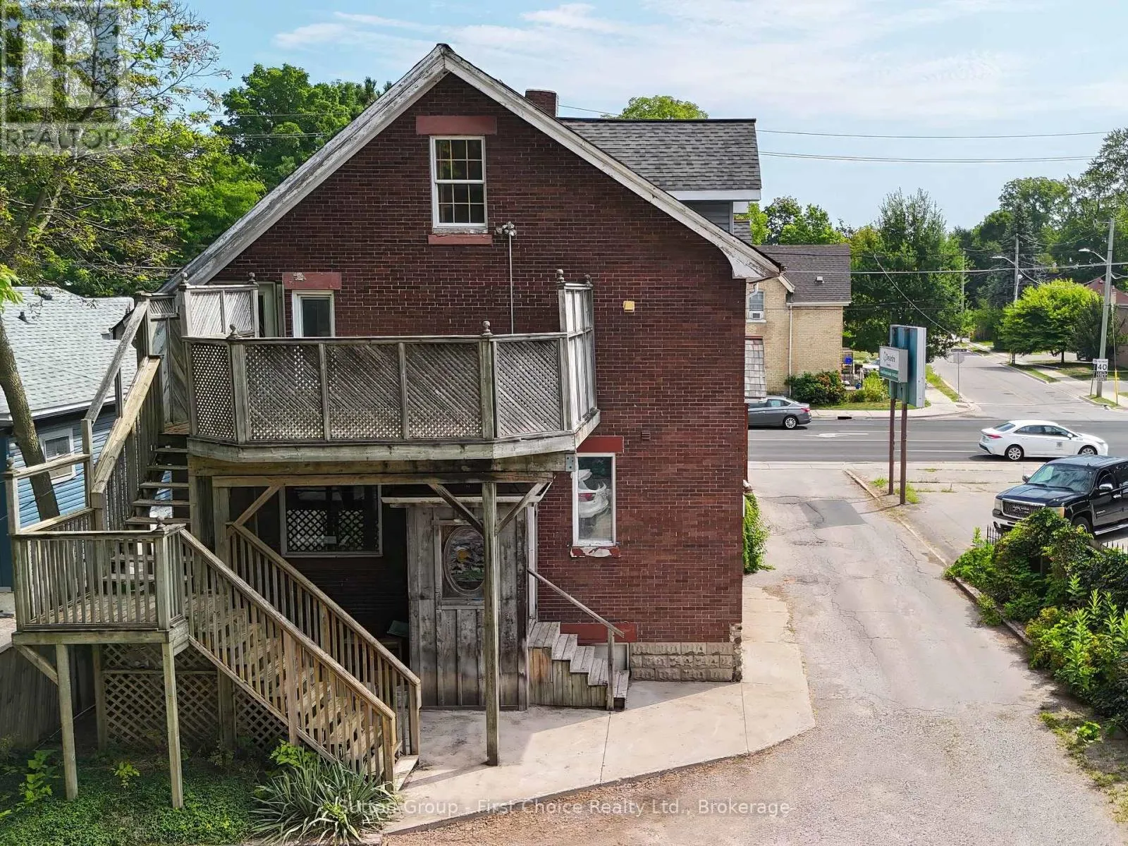 97 WHARNCLIFFE ROAD S