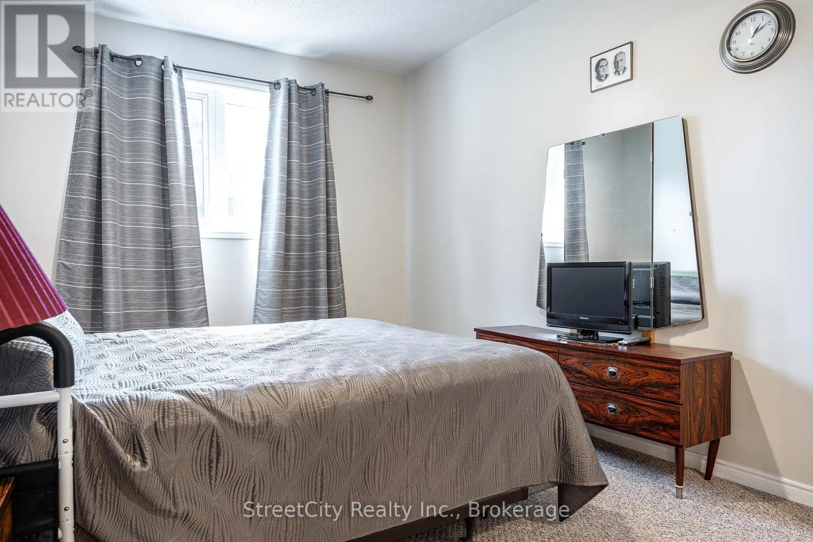 23 - 300 JOHN STREET S, #23