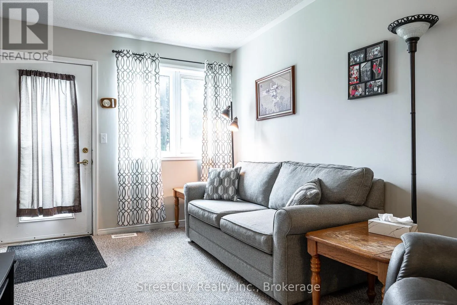 23 - 300 JOHN STREET S, #23