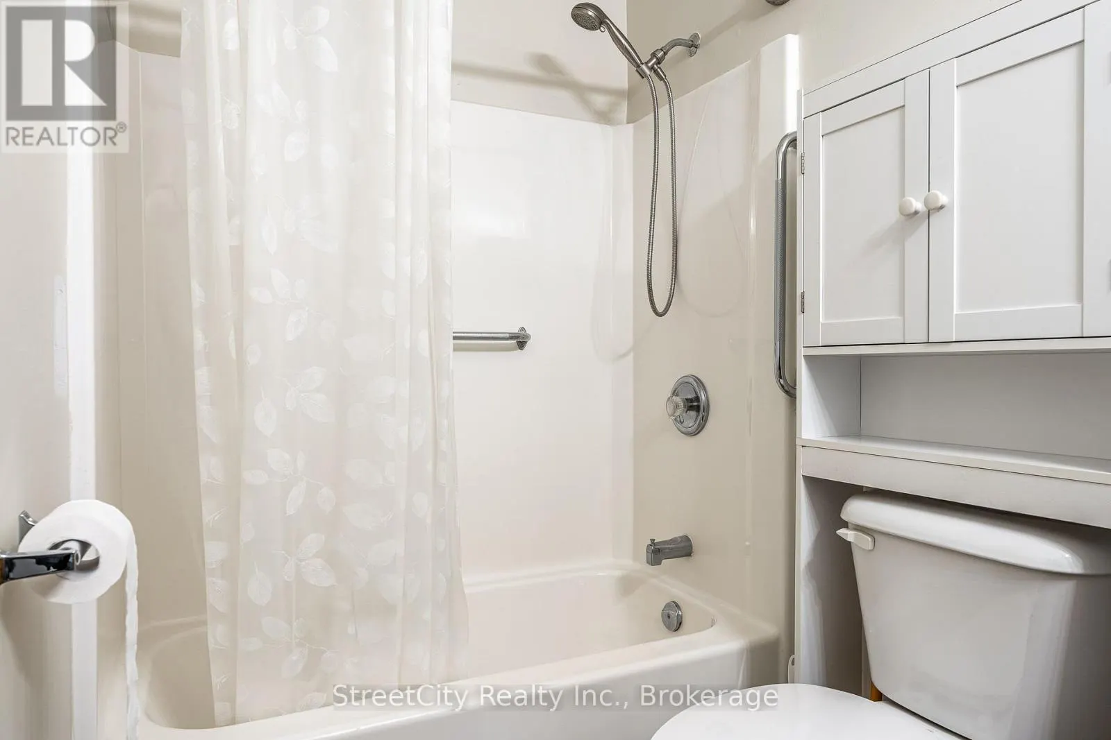 23 - 300 JOHN STREET S, #23