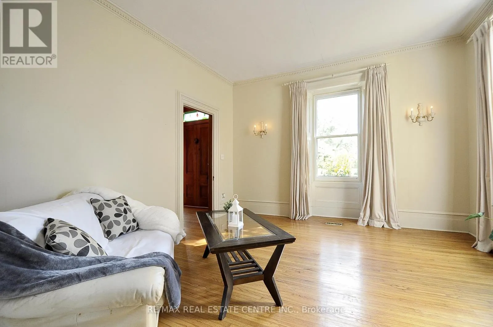 110 GRAND AVENUE S