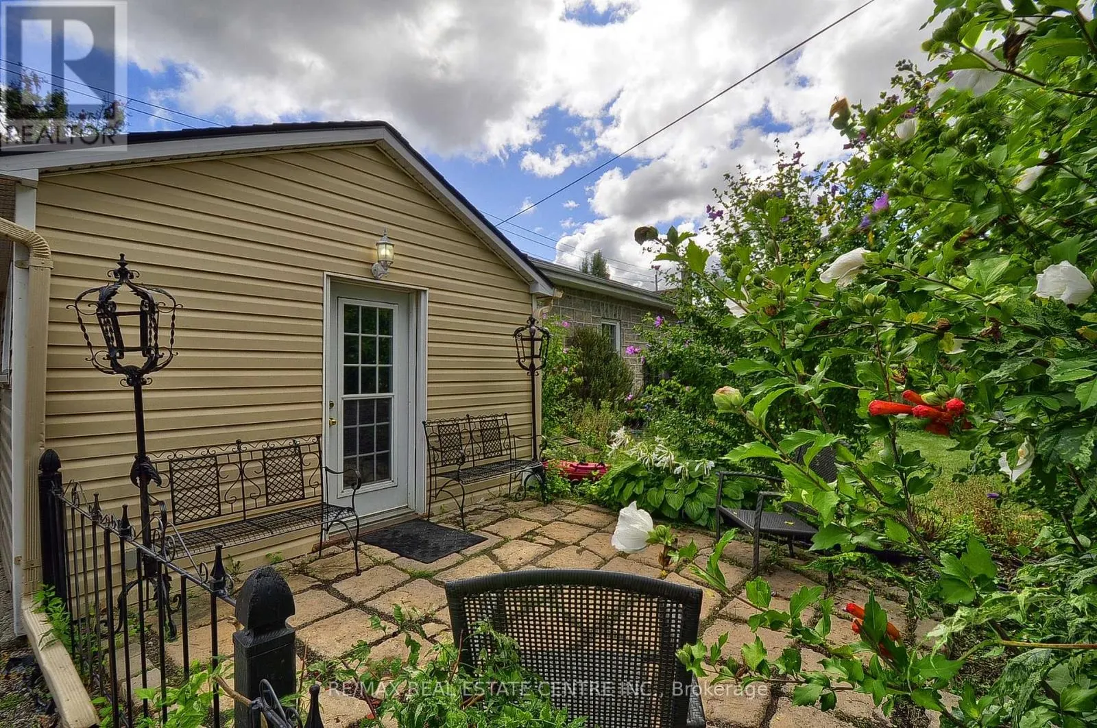 110 GRAND AVENUE S