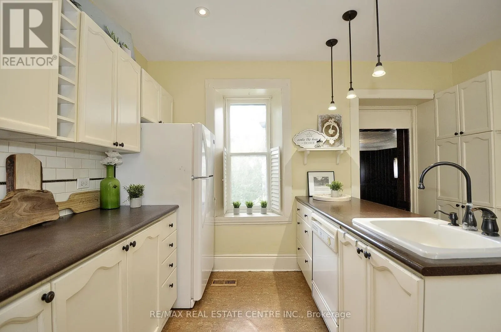 110 GRAND AVENUE S
