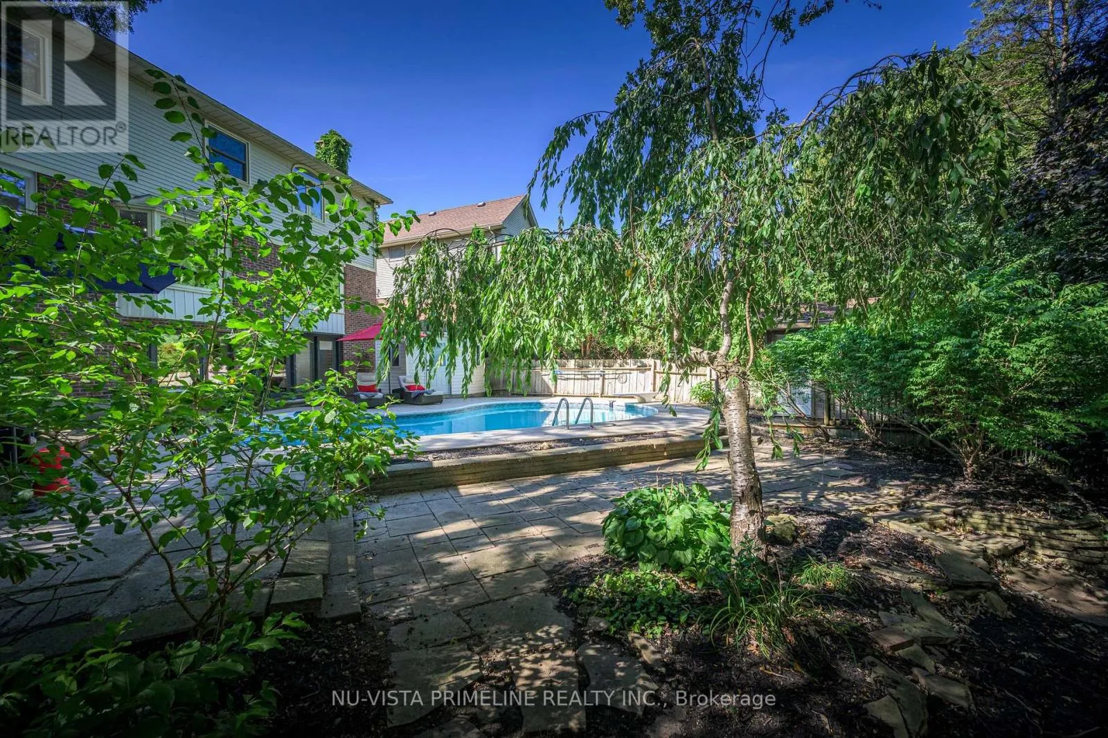 50 MERIDENE CRESCENT E