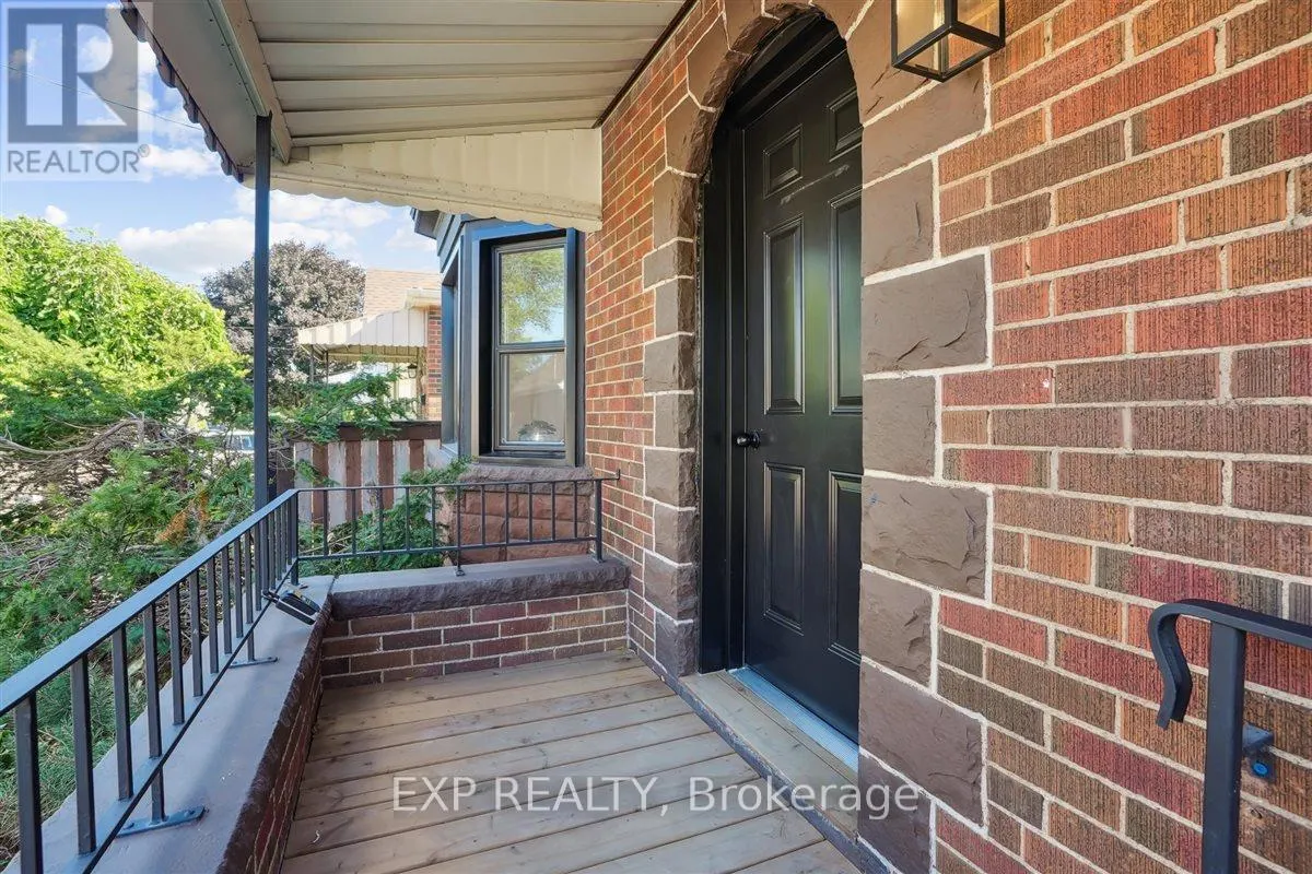 41 CAMERON AVENUE S