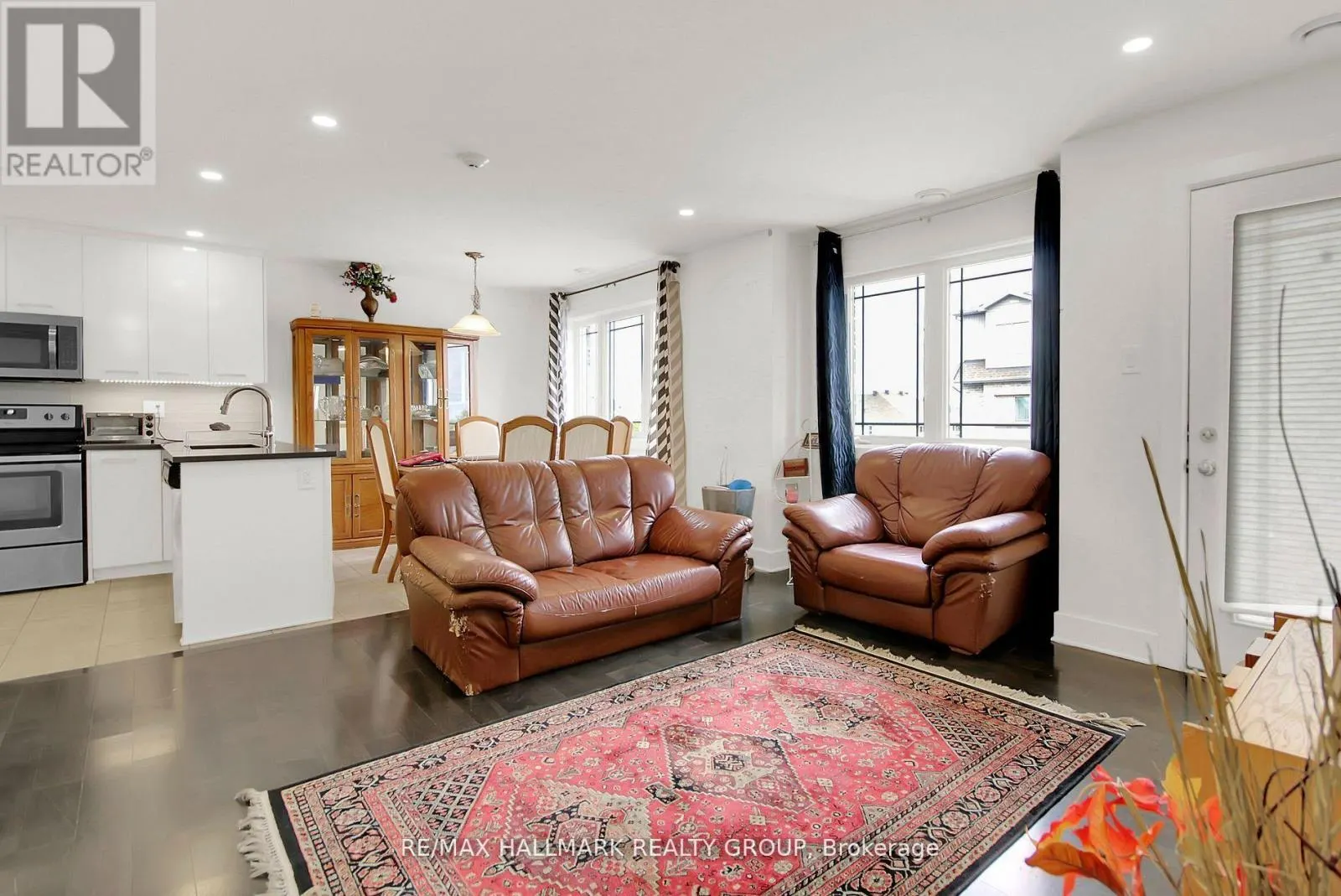 10 - 340 TRIBECA PRIVATE