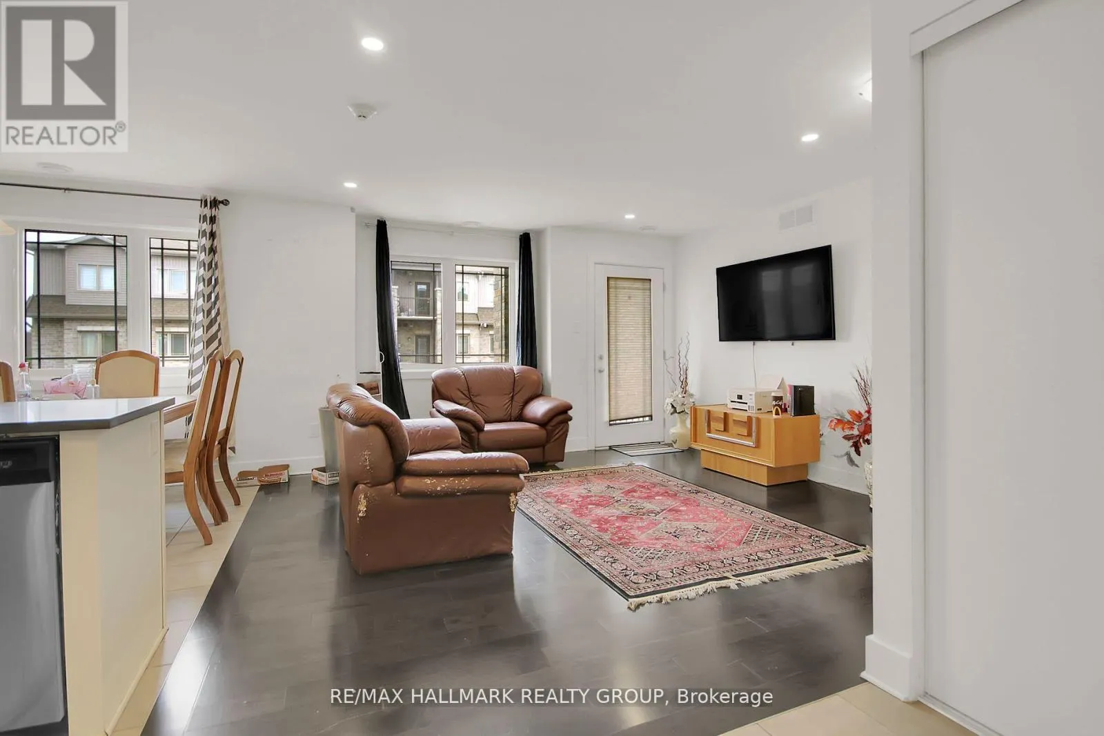 10 - 340 TRIBECA PRIVATE