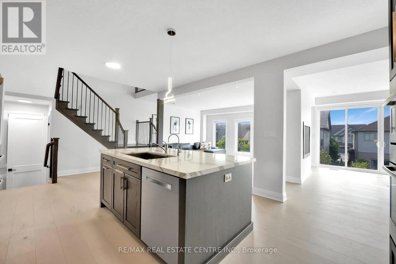 554 BRIDGEMILL CRESCENT
