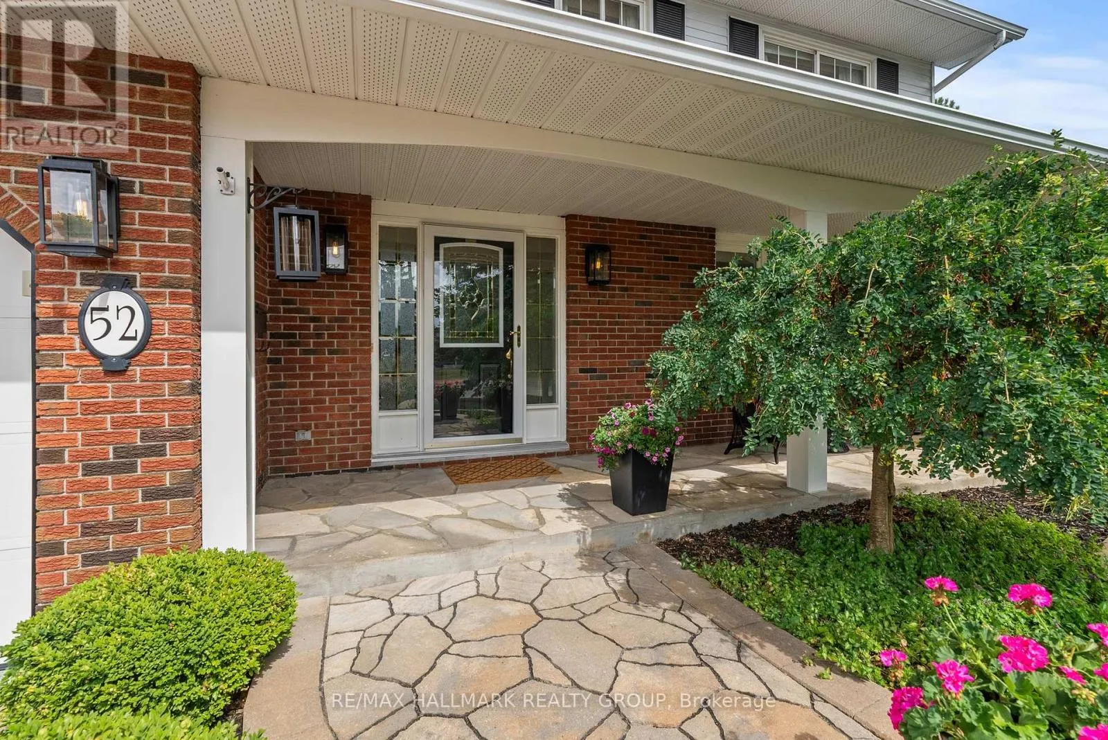 52 KNOLLSBROOK DRIVE