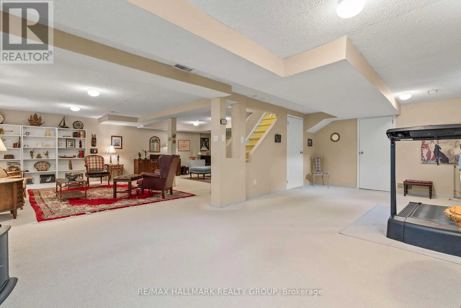 52 KNOLLSBROOK DRIVE