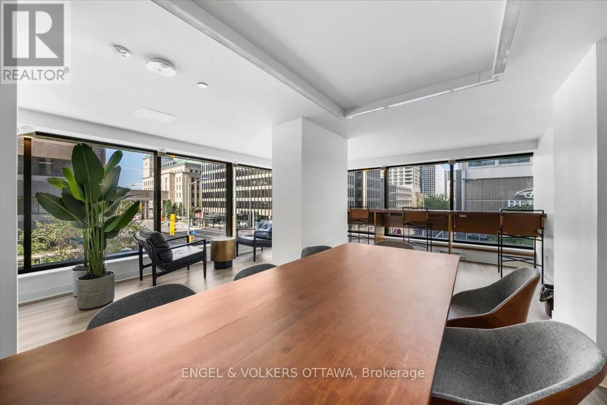 1704 - 340 QUEEN STREET