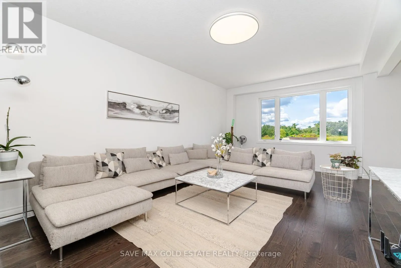 292 FREURE DRIVE