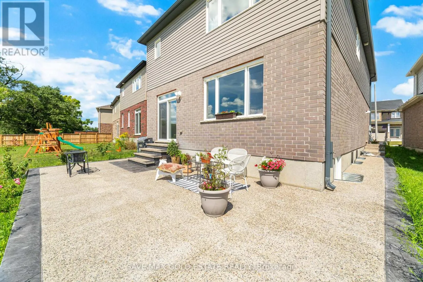 292 FREURE DRIVE