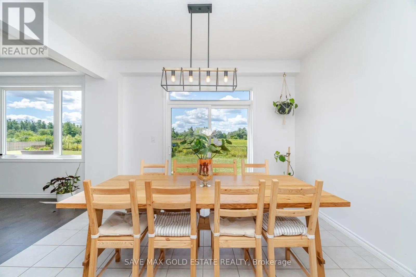 292 FREURE DRIVE